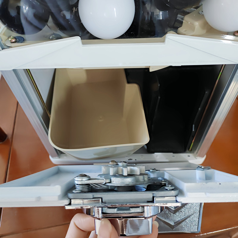 Coin-operated egg twister acti - огляд і ціна Ticket Redemption Machine